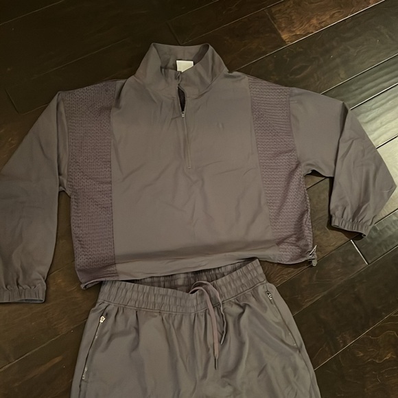 Champion suit M/L - Picture 2 of 16